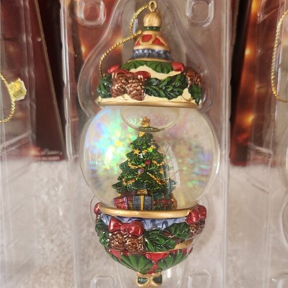 Vintage Kirkland Signature Small Christmas Water Globe Ornaments set of 4 - Picture 3 of 5